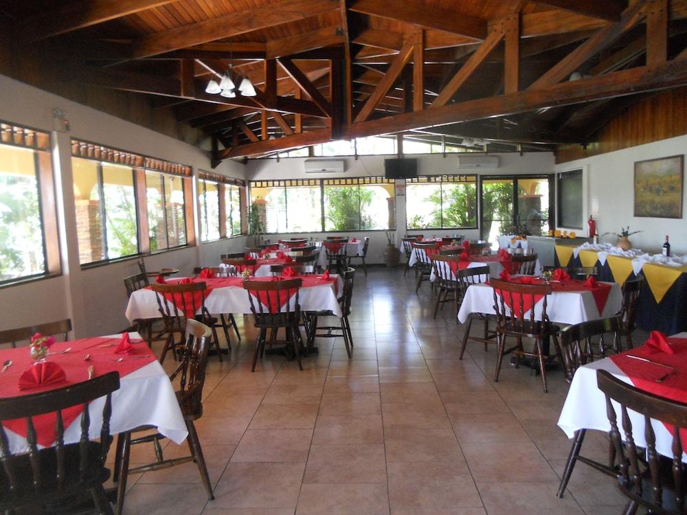 ليبيريا Hotel Las Espuelas, Bar & Restaurant المظهر الخارجي الصورة